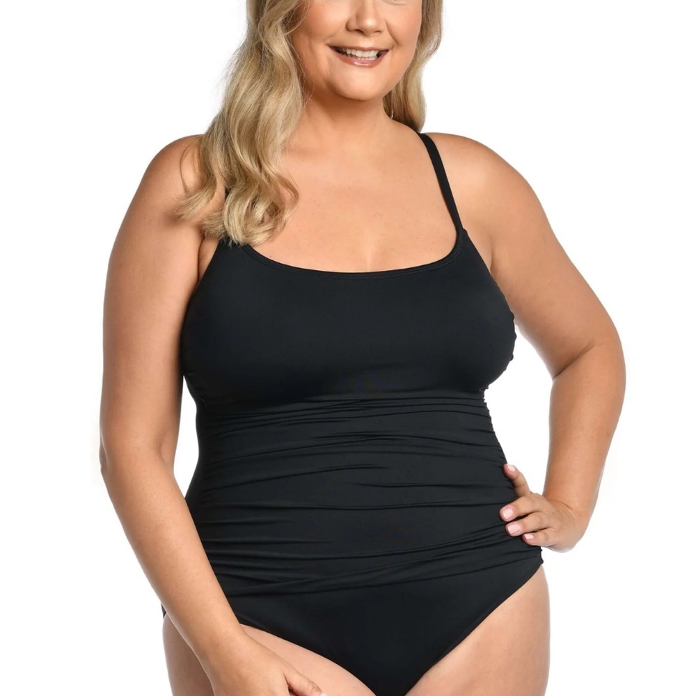 La Blanca Island Goddess Black Women's Swimwear one piece rouched NWT   16W
